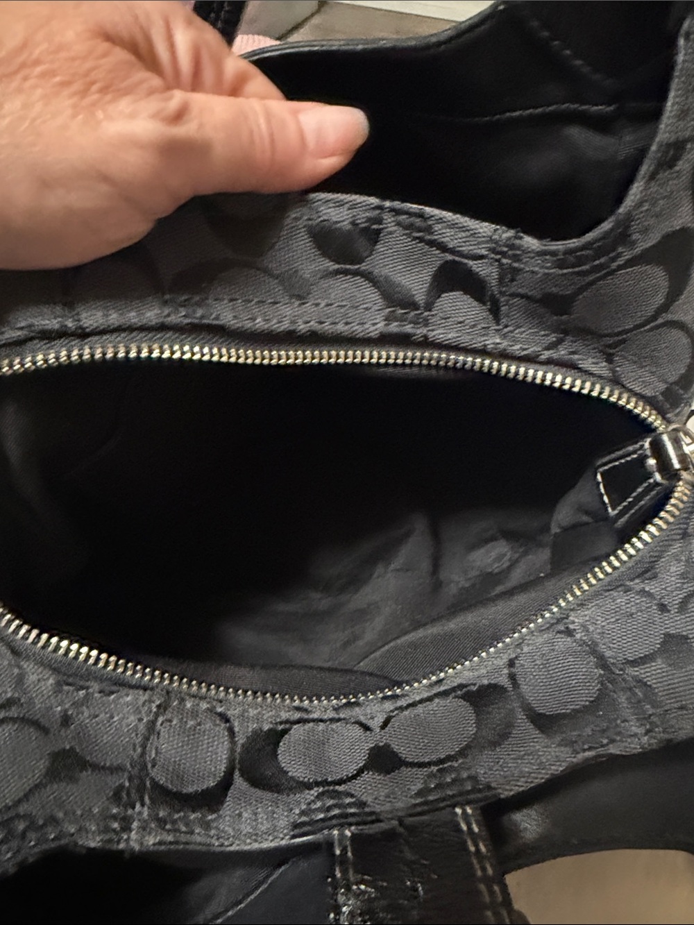 Y2K Vtg Coach Black Signature Soho Hobo Canvas and Leather - Picture 10 of 11